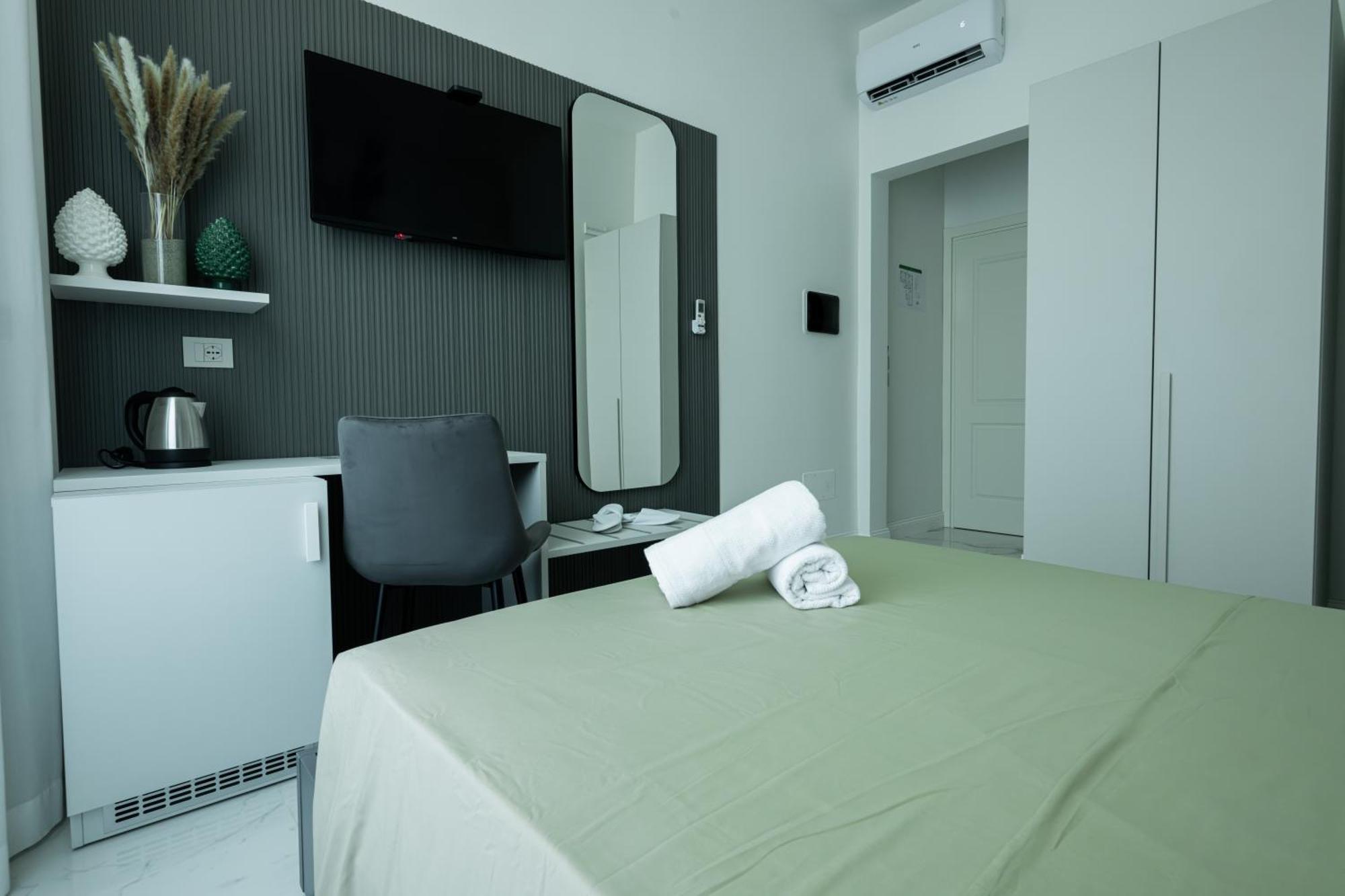 The Dome Guest House Reggio di Calabria Exteriör bild